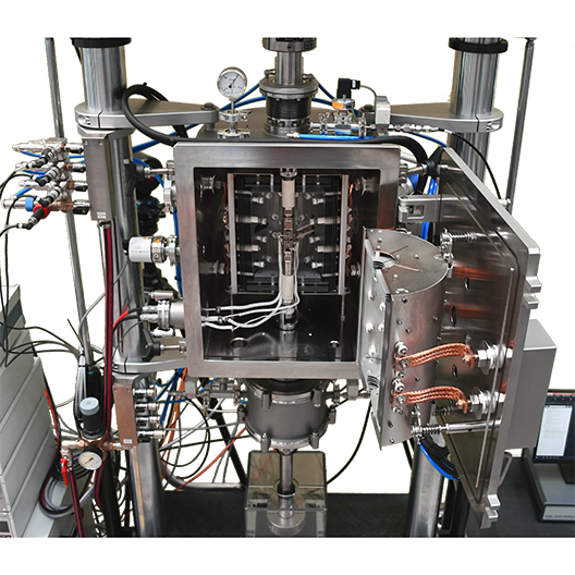 Fracture Mechanics Set-Up in Vacuum